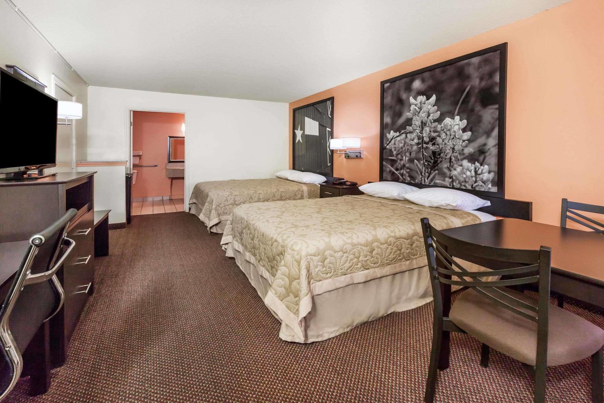Premier Inn Palestine Bagian luar foto